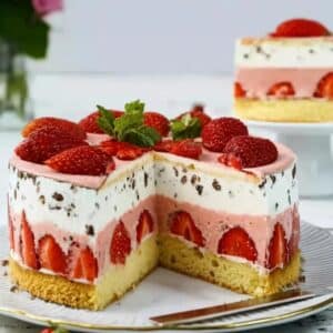 Tarta de fresa y stracciatella muy facil