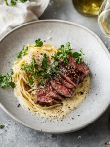 Pasta con carne y mantequilla de ajo
