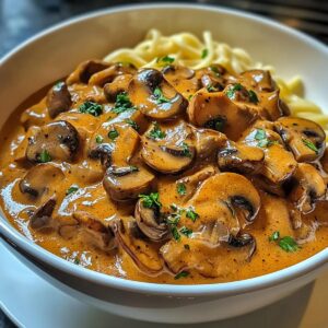 Cremoso Paprikash de Champiñones Húngaro