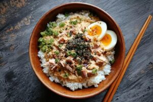 Bowl de atun con arroz muy facil