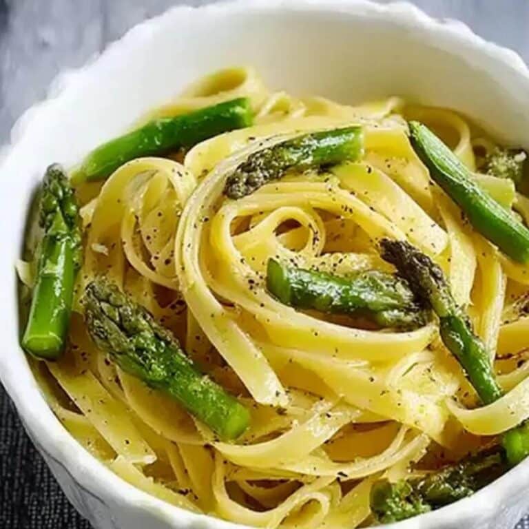 Pasta al limon con esparragos frescos